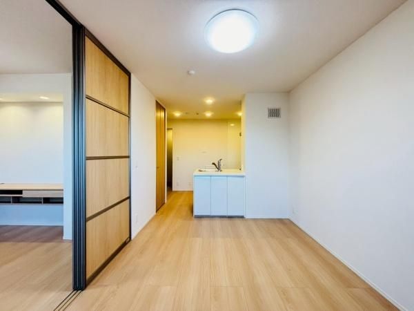 �y�����E���r���O�z�@