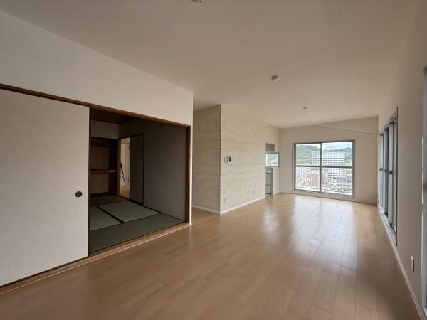 �y�����E���r���O�z�@