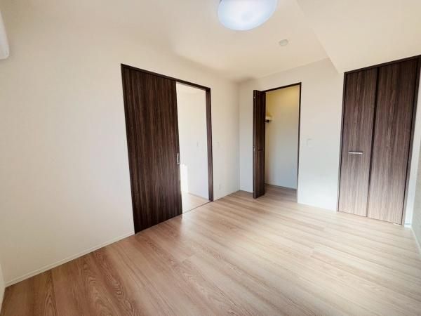 �y�����E���r���O�z�@