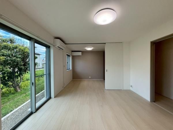 �y�����E���r���O�z�@