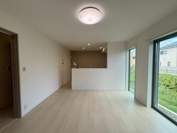 �y�����E���r���O�z�@