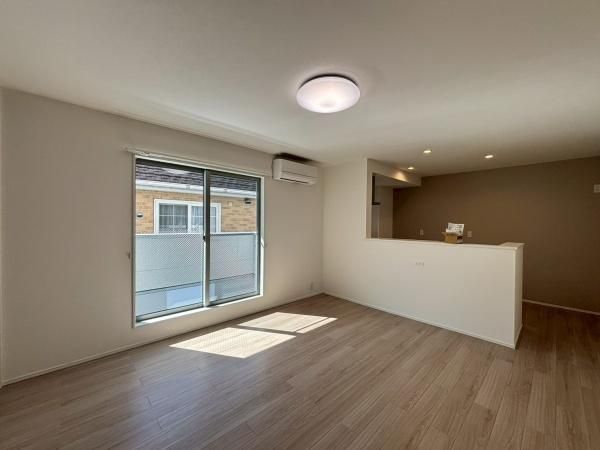 �y�����E���r���O�z�@