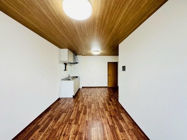 �y�����E���r���O�z�@