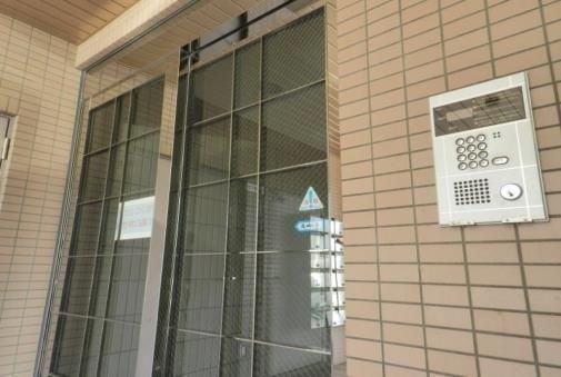 �y�Z�L�����e�B�z�@