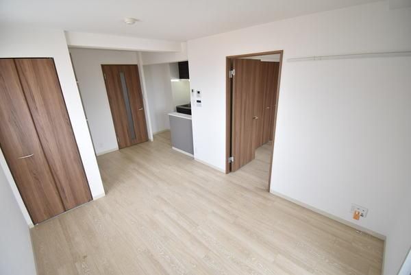 �y�����E���r���O�z�@