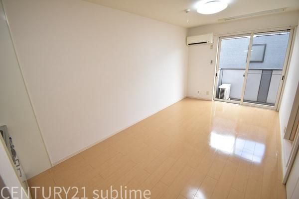 �y�����E���r���O�z�@