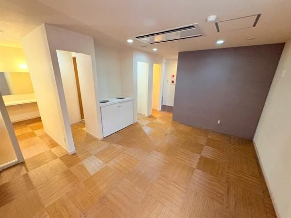 �y�����E���r���O�z�@