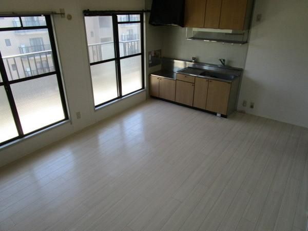 �y�����E���r���O�z�@�������ʎ�