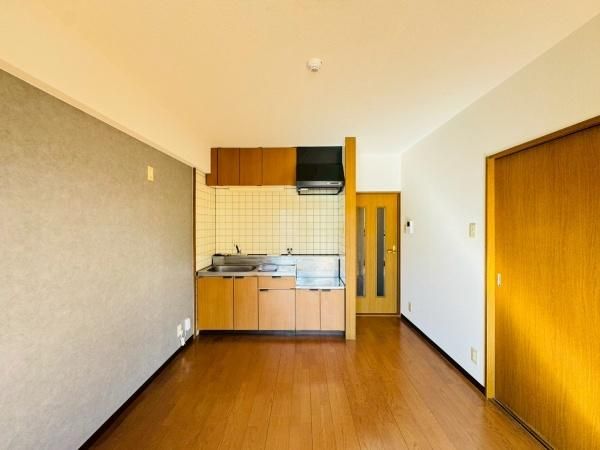 �y�L�b�`���z�@