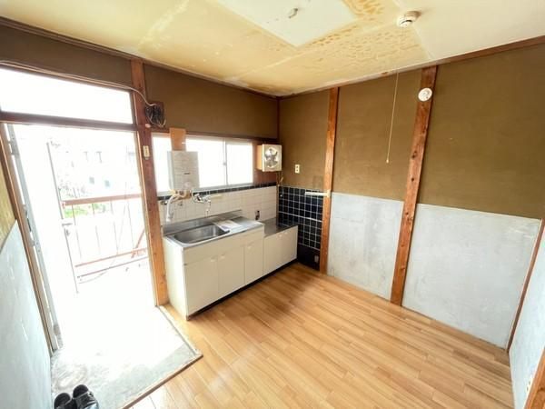 �y�����E���r���O�z�@