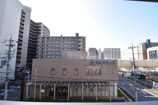 �y���]�z�@