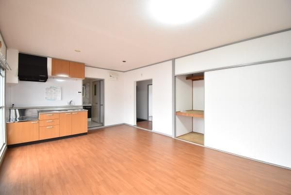 �y�����E���r���O�z�@