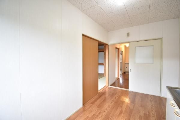 �y�����E���r���O�z�@