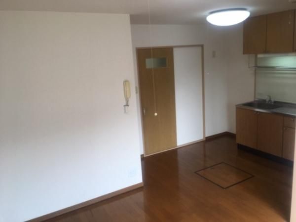 �y�����E���r���O�z�@