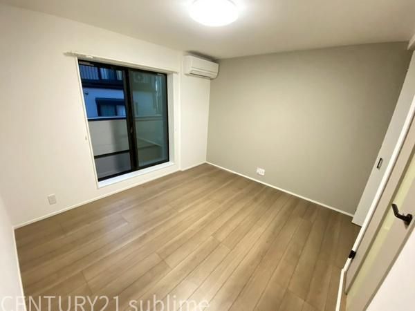 �y�����E���r���O�z�@