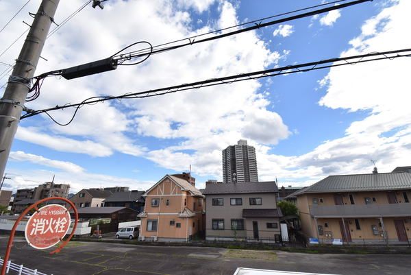 �y���]�z�@