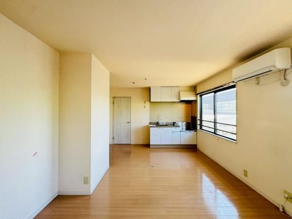 �y�����E���r���O�z�@