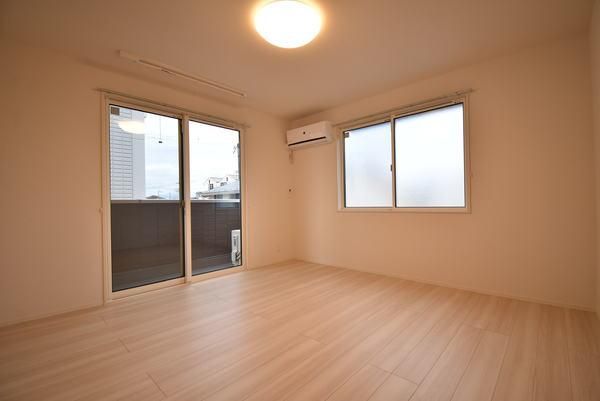 �y�����E���r���O�z�@���������ʎ���