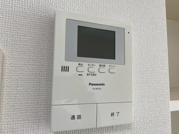 �y�Z�L�����e�B�z�@