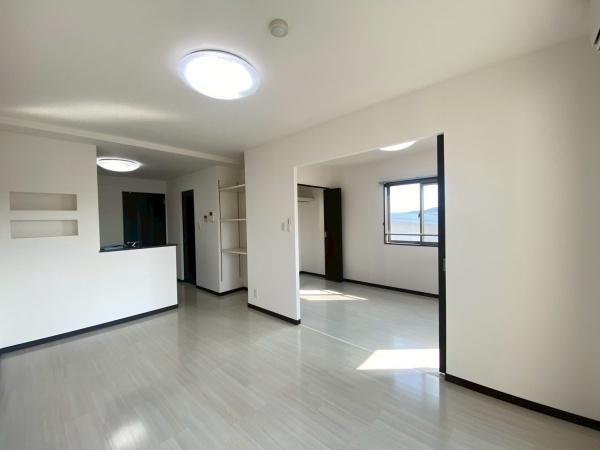 �y�����E���r���O�z�@