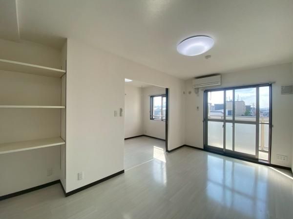 �y�����E���r���O�z�@