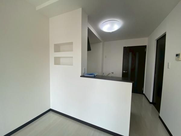 �y�����E���r���O�z�@