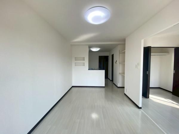 �y�����E���r���O�z�@