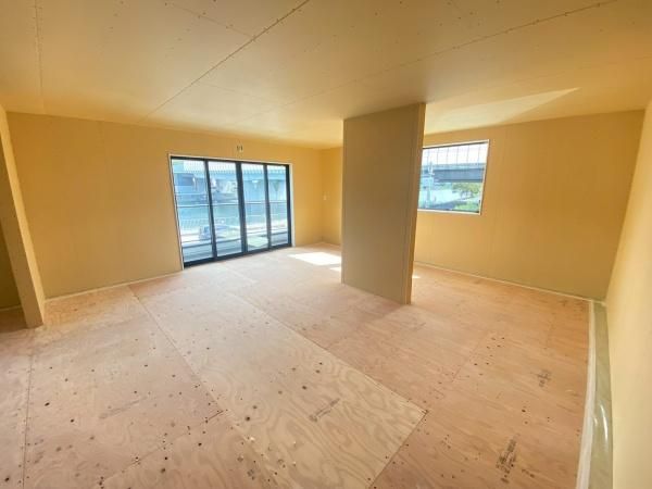 �y�����E���r���O�z�@