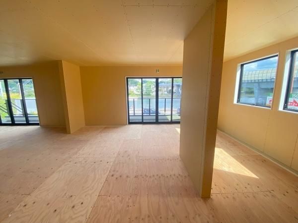 �y�����E���r���O�z�@