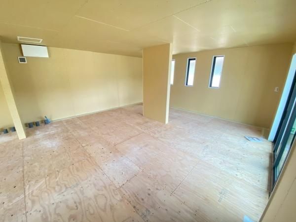 �y�����E���r���O�z�@