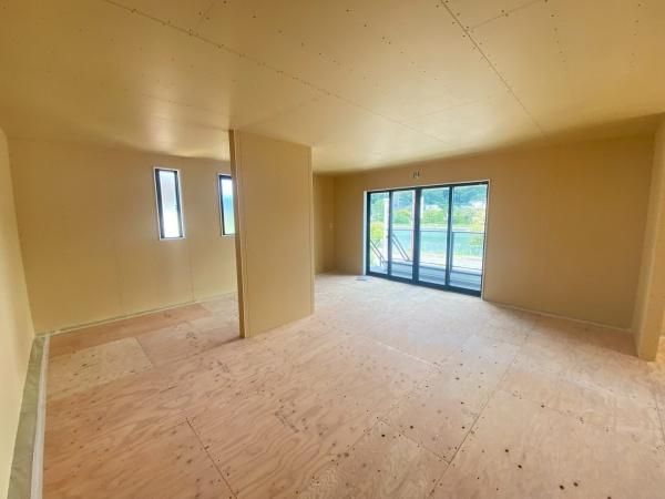 �y�����E���r���O�z�@