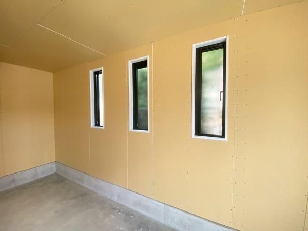 �y�����E���r���O�z�@