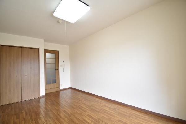 �y�����E���r���O�z�@���������ʎ���