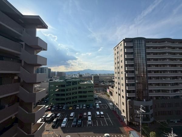 �y���]�z�@