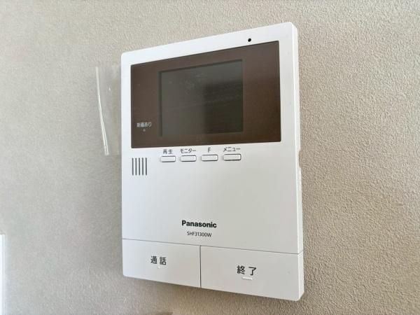 �y�Z�L�����e�B�z�@