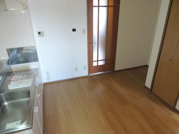 �y�����E���r���O�z�@�������ʎ�