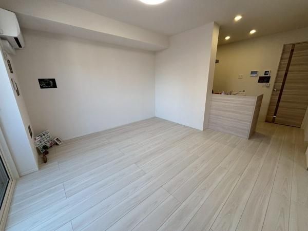�y�����E���r���O�z�@